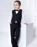 Crni komplet sa kosim kopcanjem