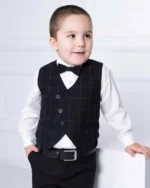 Crni komplet sa kosim kopcanjem - Slika 2