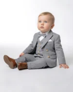 Sivo odelo na pruge za bebe i dečake